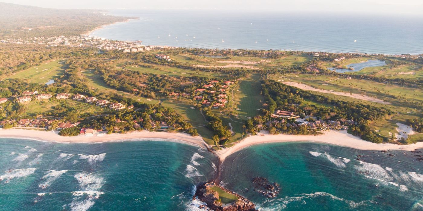 Cover image for the article: Riviera Nayarit: Where Luxury Meets Paradise ⛳🏝✨ #GolfGetaway #LuxuryTravel